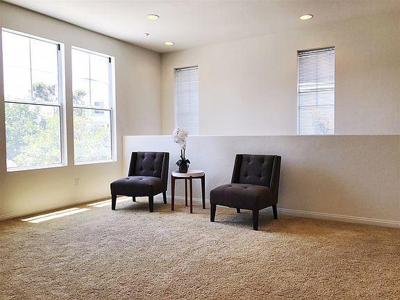 5th image of 760 Harbor Cliff Way Unit 122