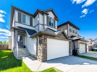 253 E Bridleridge Vw SW, Calgary, AB T2Y0E6