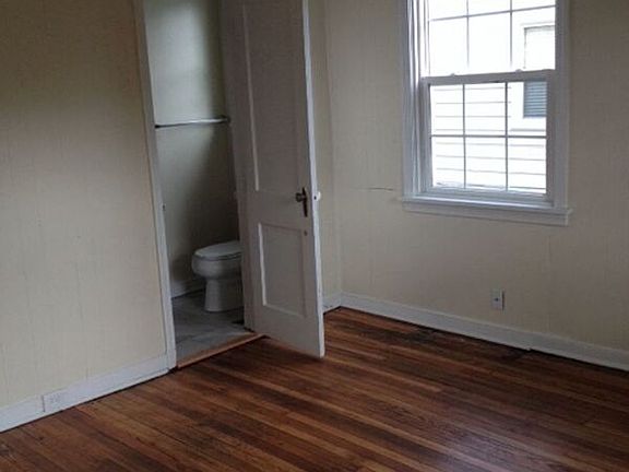 4th image of 3504 North Ave