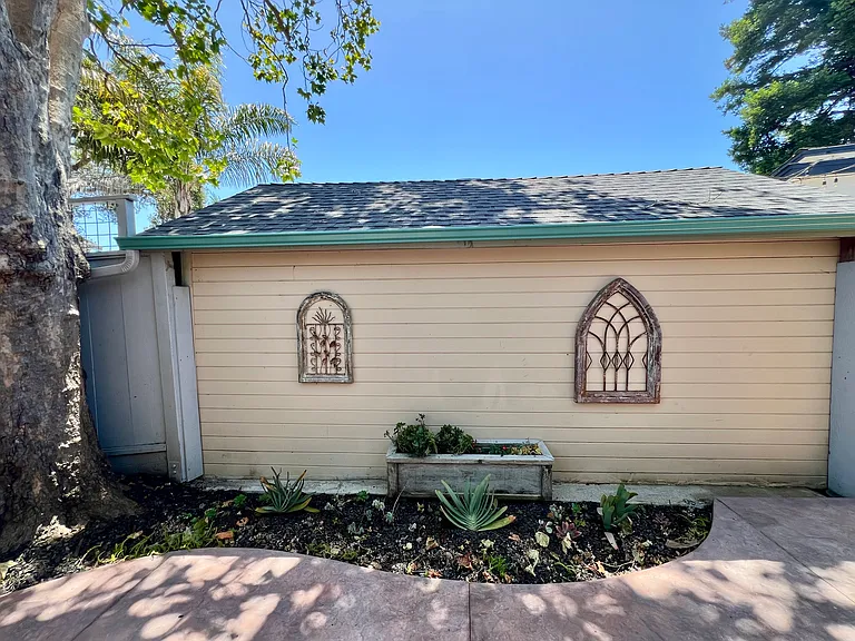 130 Seaview Ave — Photo 30