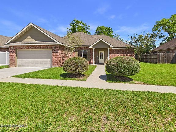 3rd image of 308 Chevalier Blvd