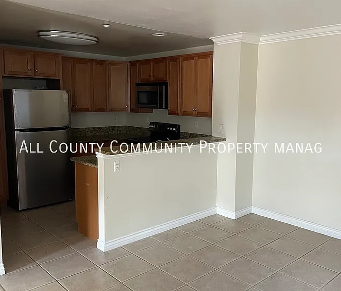 1132 N Broadway #16 — Photo 2