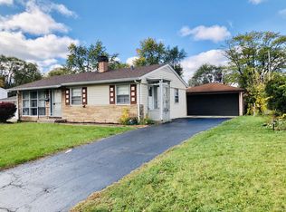 152 Pecos Cir, Carpentersville, IL 60110