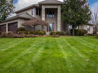 2068 Clear Water Dr, Belvidere, IL 61008
