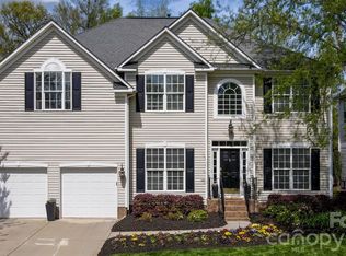 913 Grayscroft Dr, Waxhaw, NC 28173