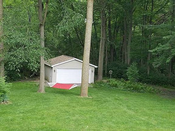 3rd image of 4157 Lancashire Dr