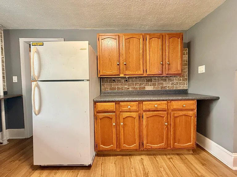 122 2nd St #2 — Photo 8