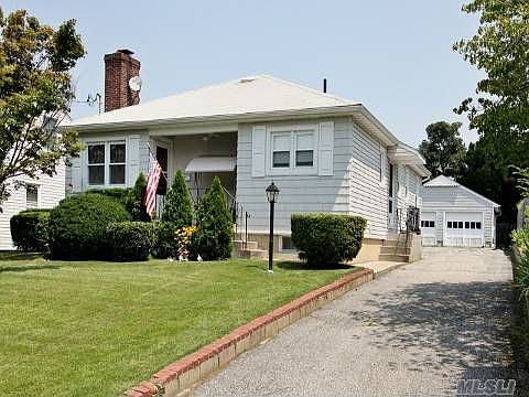 1st image of 17 Danis Ave