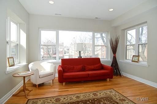 3rd image of 2537 N Hamlin Ave #2S