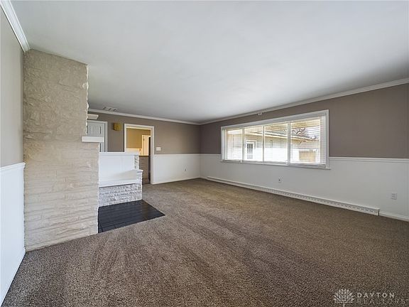 3rd image of 123 S Avenue A