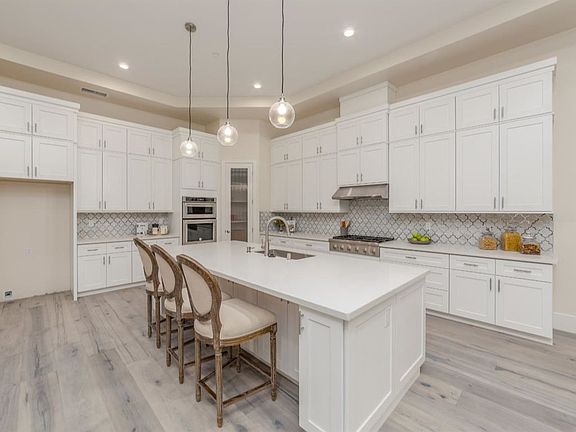 3rd image of 678 Sundahl Dr