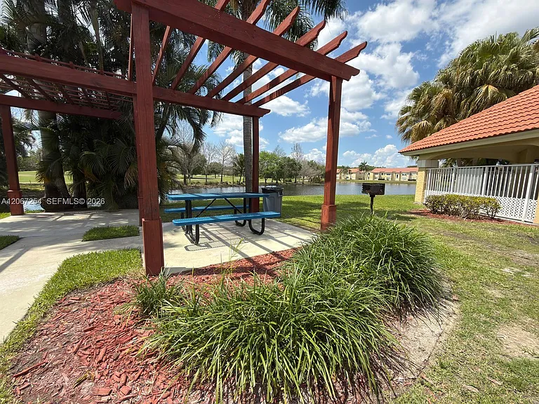 12760 Vista Isles Dr #723 — Photo 3