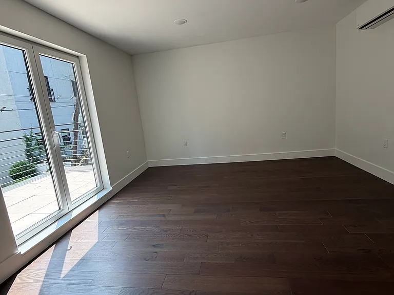 195 Bay St #2A — Photo 8