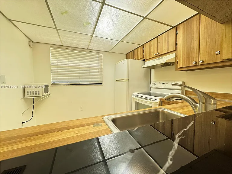 10875 SW 112th Ave #203 — Photo 3