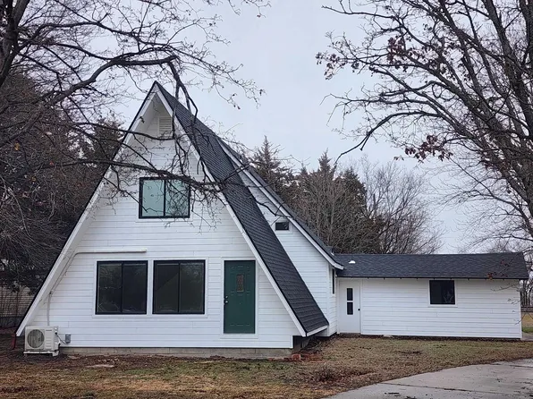 402 N Main St, Elbing, KS 67041