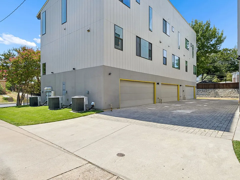2630 Calvin St #101