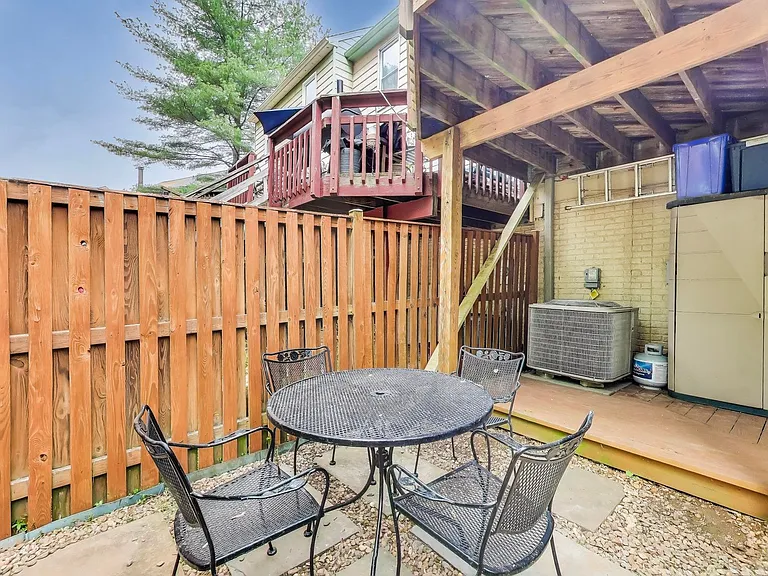 13630 Cedar Creek Ln — Photo 31