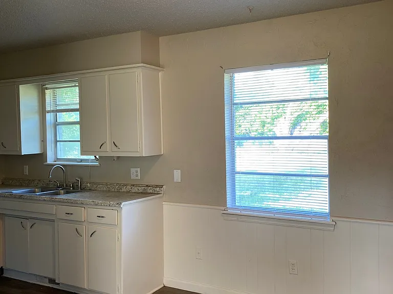 4808 Sunset Ter — Photo 6