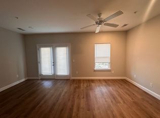 5754 Park Ave #202, Wilmington, NC 28403