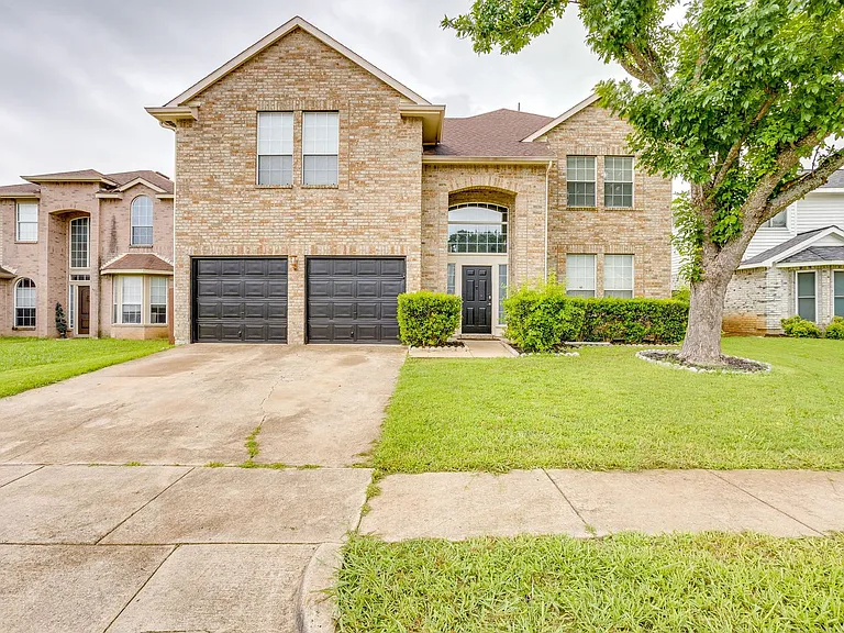 2701 Clovermeadow Dr — Photo 1