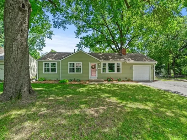 8815 W 81st St, Overland Park, KS 66204