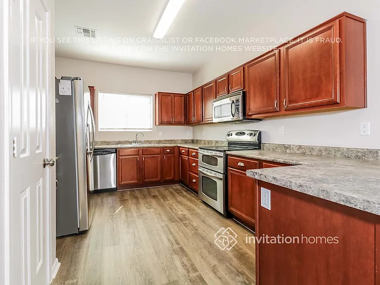 15949 W Mauna Loa Ln — Photo 5