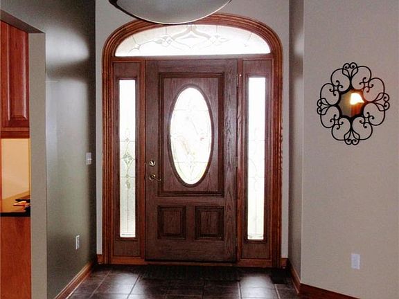 3rd image of 1100 Foxglove Cir