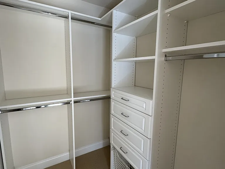 Walk in closet