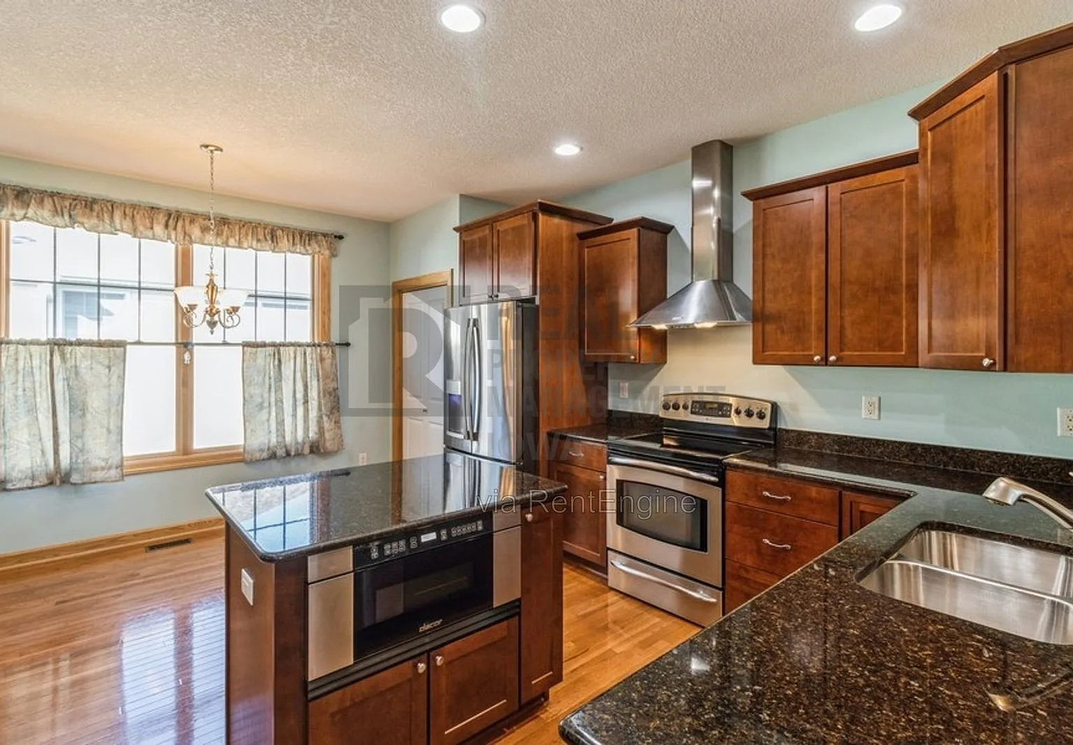 3 bed, 2.5 bath, 1613 sqft, $2,495 — Photo 4