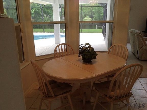 Breakfast nook 2