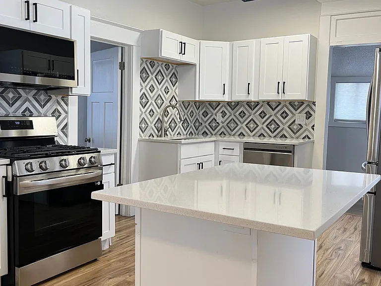 810 W Arapahoe Ave — Photo 7