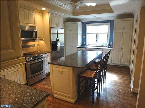 2nd image of 12 Briars Ln