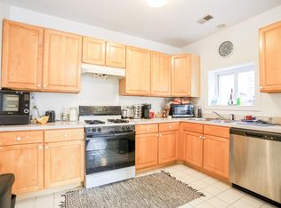 3504 N Sheffield Ave #4, Chicago, IL 60657