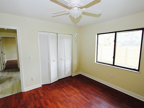 Large BDs w beautiful floors
