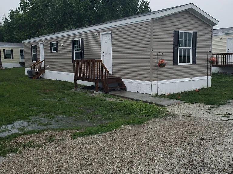 1513 County Road 2300 N #18 — Photo 1