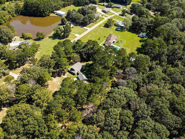 17256 Lavell Rd, Pride, LA 70770