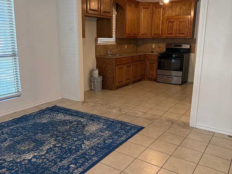 819 N Paddock St — Photo 11