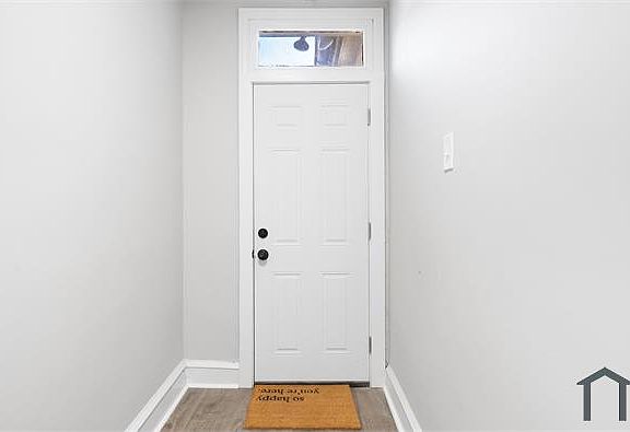 4th image of 1426 W Grange Ave