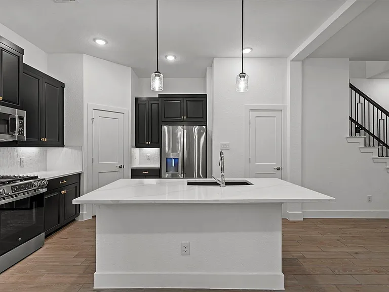527 Park Hill Ct — Photo 5