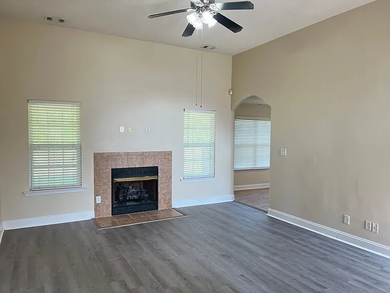 101 Mallards Landing Dr — Photo 3