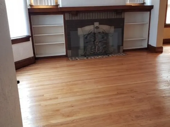 2915 N 58th St, Milwaukee, WI 53210