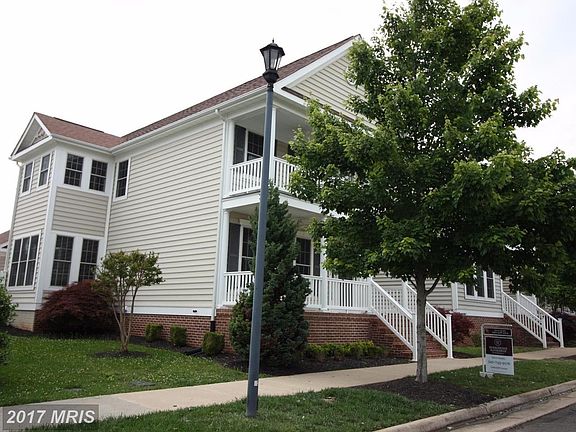 Lightpole and side walks