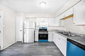 1111 W Rundberg Ln Photo 1