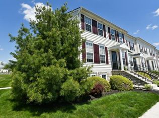 7044 Monarchos Dr, New Albany, OH 43054