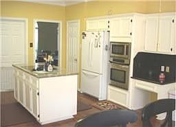 5th image of 4318 Island Hills Dr