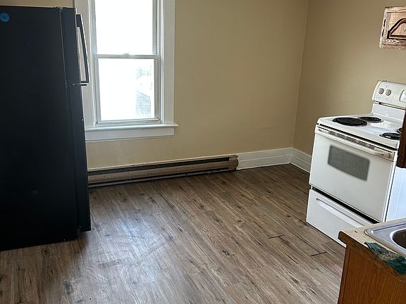 3rd image of 243 Russell Ave Unit 2