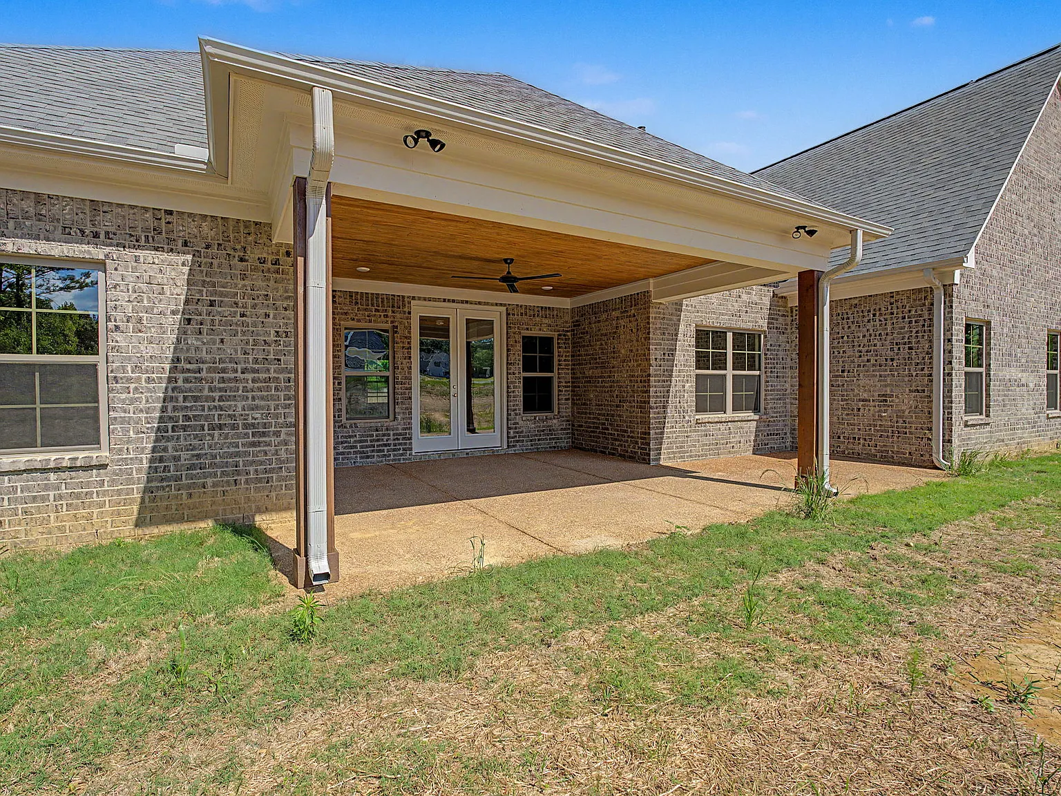 4 bed, 3166 sqft, $4,850 — Photo 4