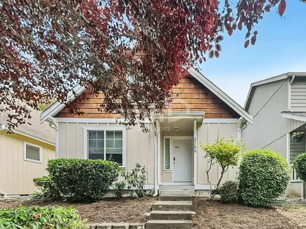 2709 9th St SE, Puyallup, WA 98374