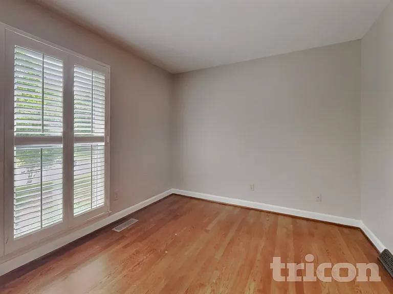409 Wind Haven Ln — Photo 7