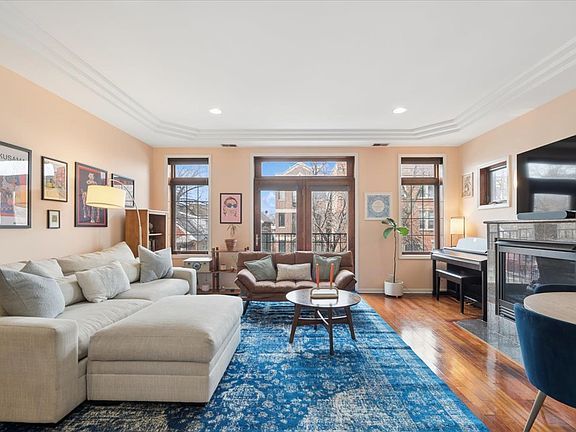 3rd image of 1031 N Mozart St #2